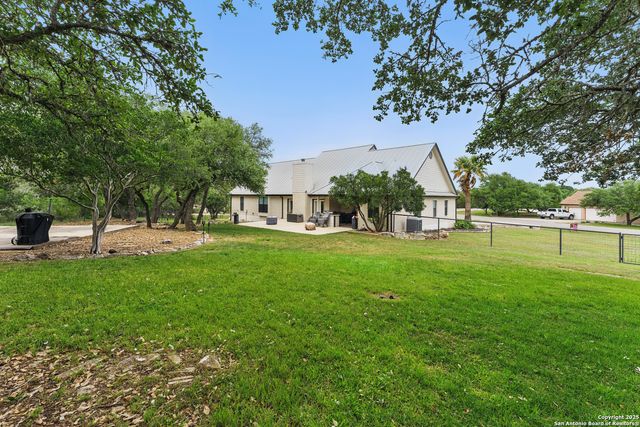 725 Winding View, New Braunfels, TX 78132