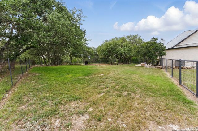 725 Winding View, New Braunfels, TX 78132