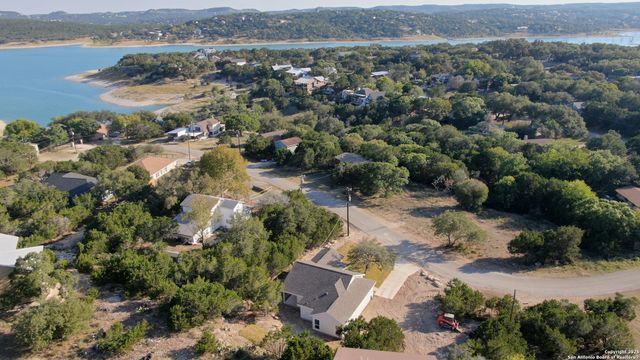 725 Winding View, New Braunfels, TX 78132
