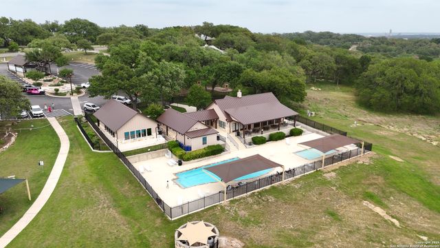 725 Winding View, New Braunfels, TX 78132