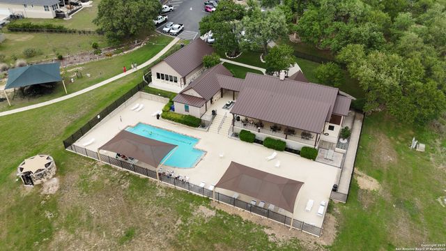 725 Winding View, New Braunfels, TX 78132