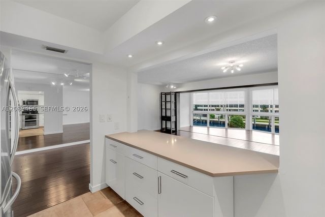 3050 NE 48th Street 208, Fort Lauderdale, FL 33308