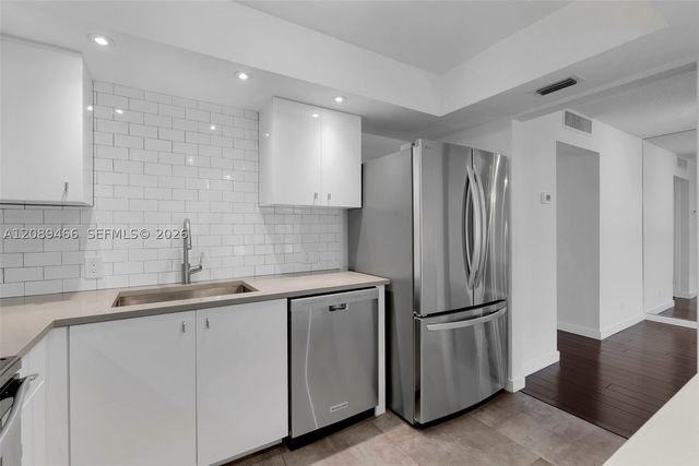 3050 NE 48th Street 208, Fort Lauderdale, FL 33308