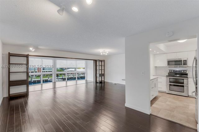 3050 NE 48th Street 208, Fort Lauderdale, FL 33308
