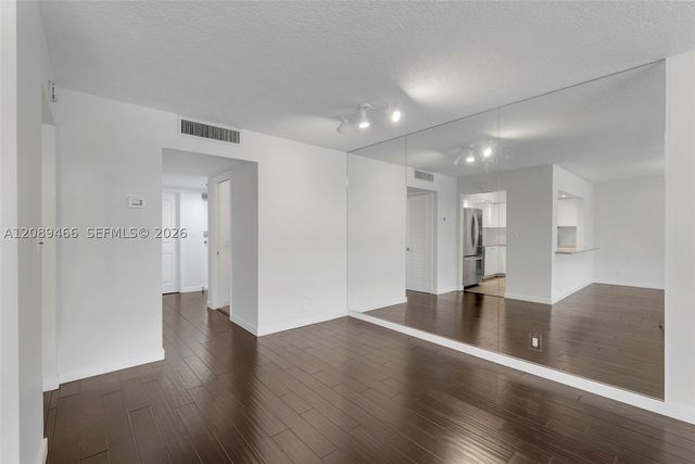 3050 NE 48th Street 208, Fort Lauderdale, FL 33308