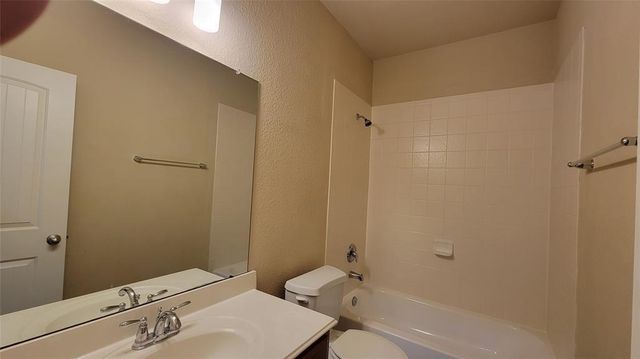122 Black Swan Place, Magnolia, TX 77354