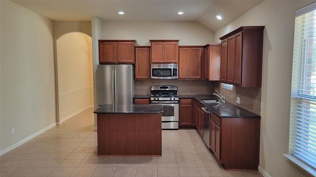 122 Black Swan Place, Magnolia, TX 77354