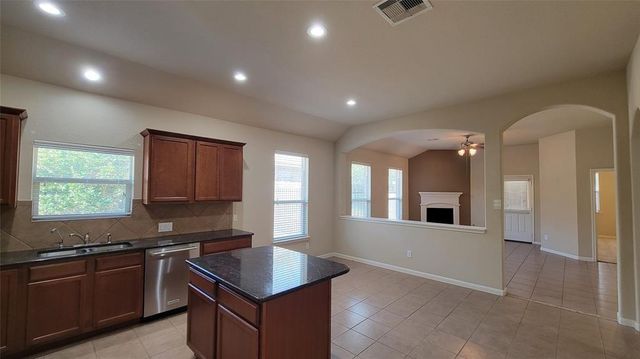 122 Black Swan Place, Magnolia, TX 77354