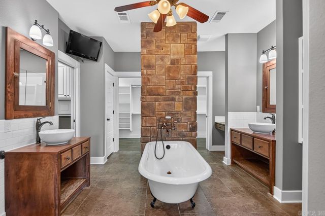 3105 Debra Gaye Drive, Bryant, AR 72022