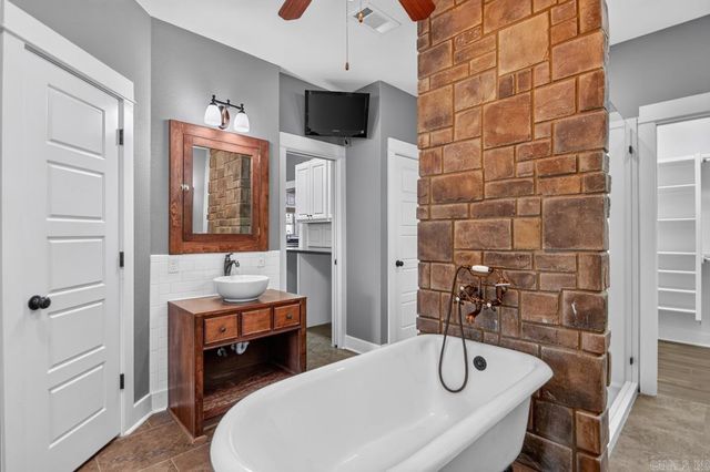 3105 Debra Gaye Drive, Bryant, AR 72022