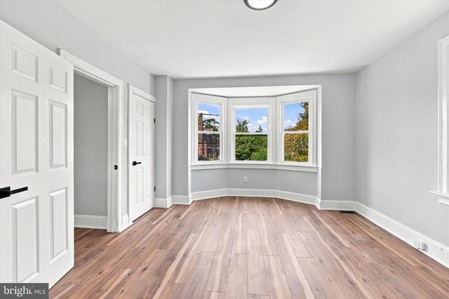 24 BELMONT CIR, Trenton, NJ 08618