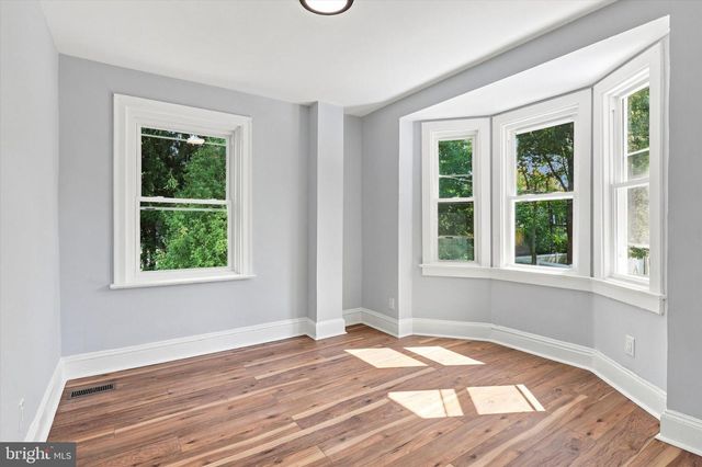 24 BELMONT CIR, Trenton, NJ 08618