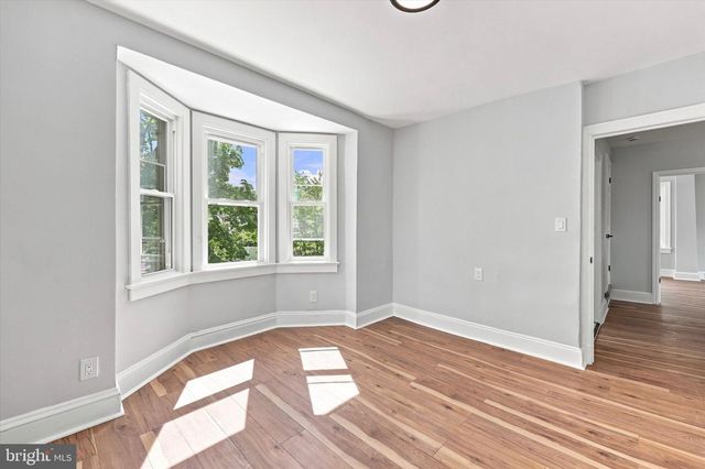 24 BELMONT CIR, Trenton, NJ 08618