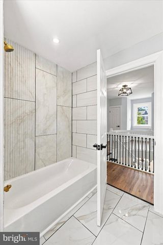 24 BELMONT CIR, Trenton, NJ 08618