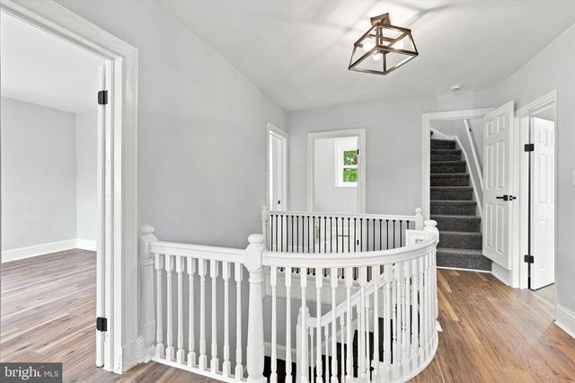 24 BELMONT CIR, Trenton, NJ 08618