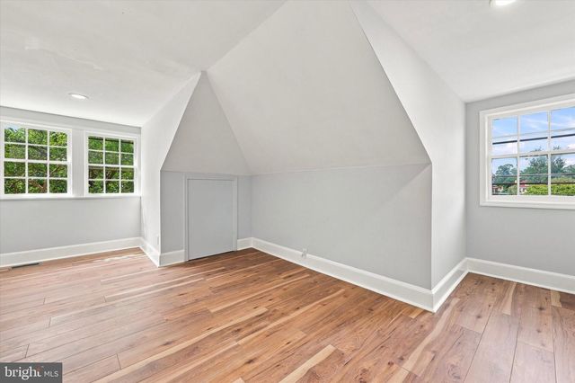 24 BELMONT CIR, Trenton, NJ 08618