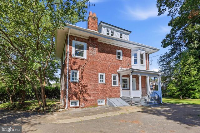 24 BELMONT CIR, Trenton, NJ 08618