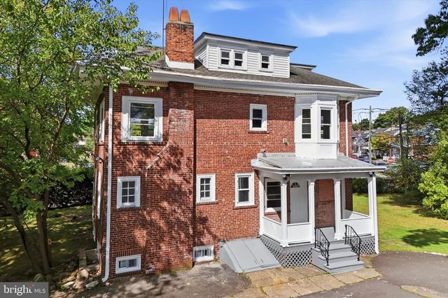 24 BELMONT CIR, Trenton, NJ 08618