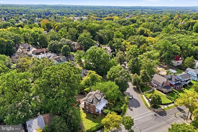 24 BELMONT CIR, Trenton, NJ 08618
