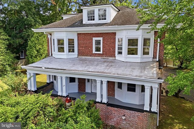 24 BELMONT CIR, Trenton, NJ 08618