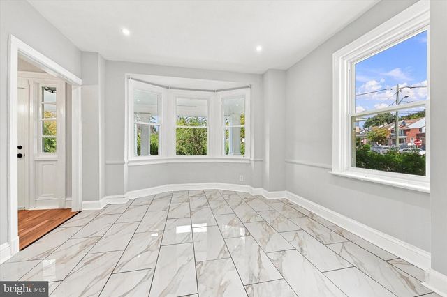 24 BELMONT CIR, Trenton, NJ 08618