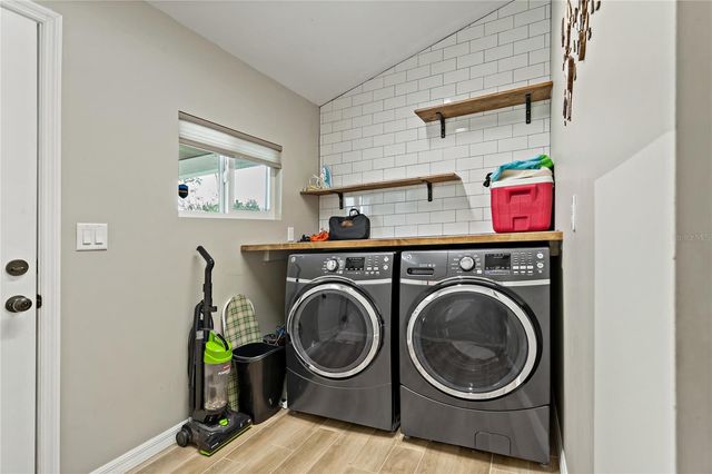 1675 BLAKEMORE LANE, Sarasota, FL 34231