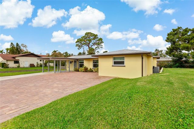 1675 BLAKEMORE LANE, Sarasota, FL 34231