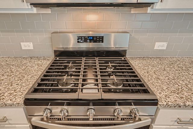 2032 Wilsons Warbler DR, Leander, TX 78641