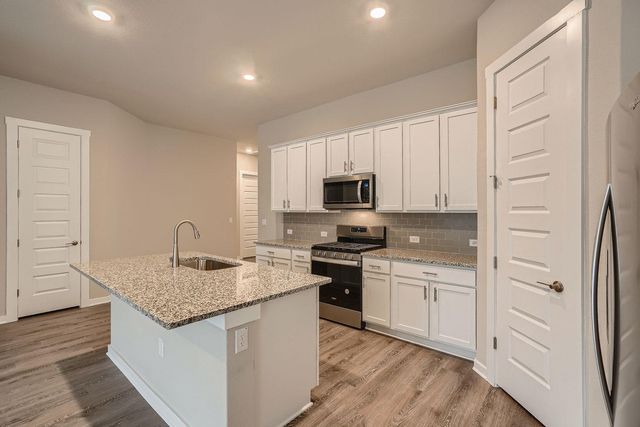 2032 Wilsons Warbler DR, Leander, TX 78641