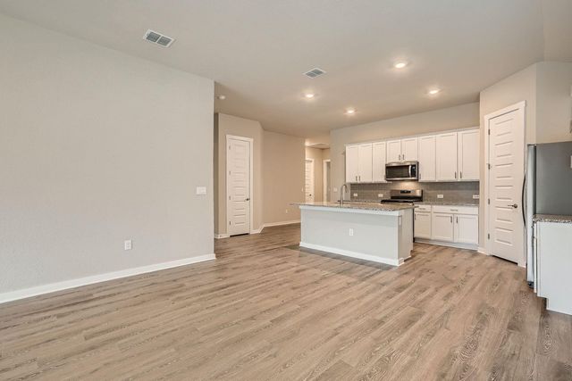 2032 Wilsons Warbler DR, Leander, TX 78641