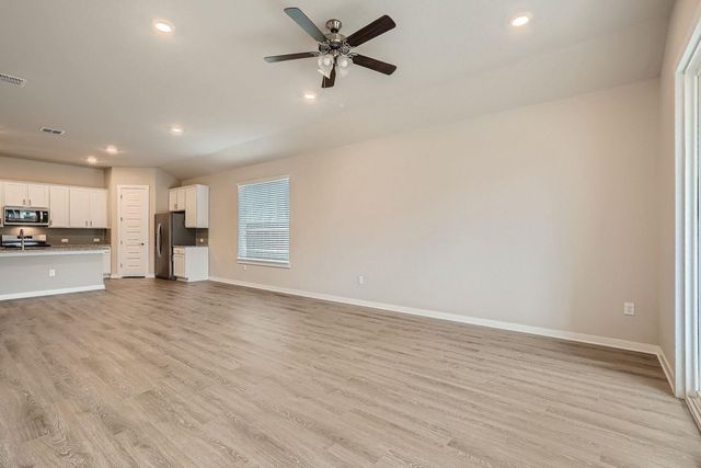 2032 Wilsons Warbler DR, Leander, TX 78641