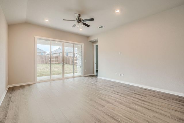 2032 Wilsons Warbler DR, Leander, TX 78641
