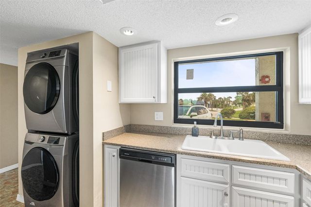 3390 OCEAN SHORE BOULEVARD 1050, Ormond Beach, FL 32176