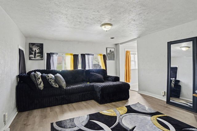 720 W 15Th Street, Mishawaka, IN 46544