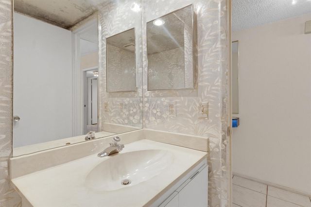 804 Cypress Grove Lane 202, Pompano Beach, FL 33069