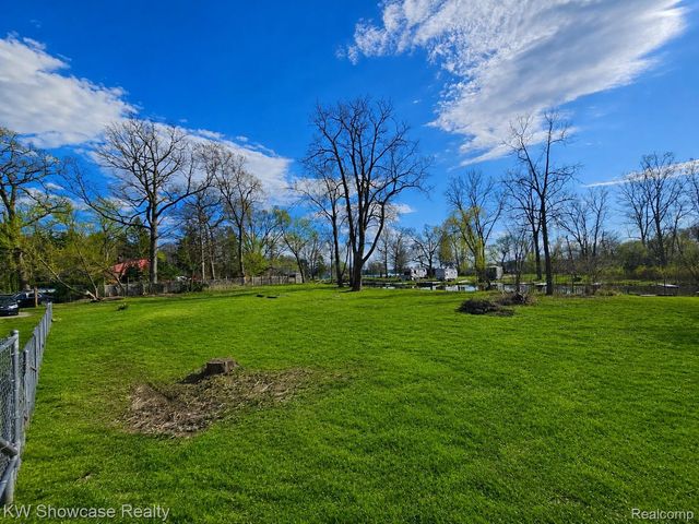 4120 Navarra Court, White Lake Charter Township, MI 48383