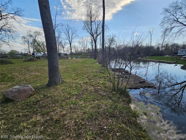 4120 Navarra Court, White Lake Charter Township, MI 48383