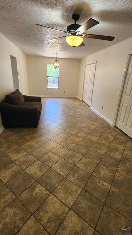 203 Springdale Drive, Warner Robins, GA 31088