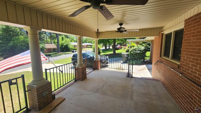 203 Springdale Drive, Warner Robins, GA 31088