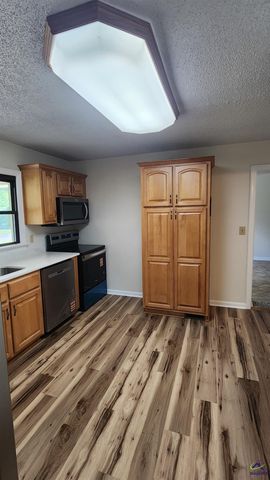 203 Springdale Drive, Warner Robins, GA 31088