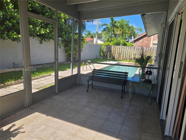 7921 NW 4th St, Plantation, FL 33324