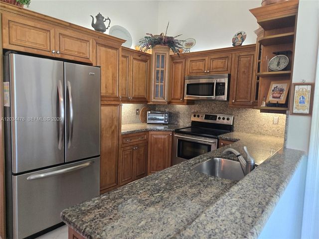 7921 NW 4th St, Plantation, FL 33324