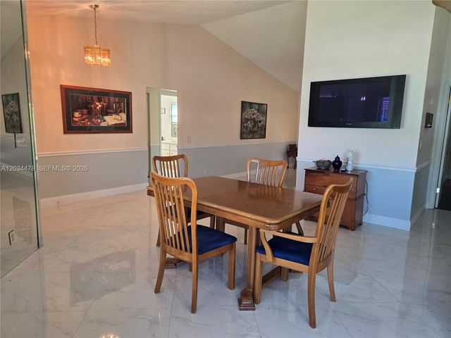7921 NW 4th St, Plantation, FL 33324