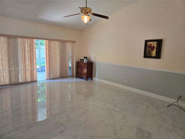 7921 NW 4th St, Plantation, FL 33324