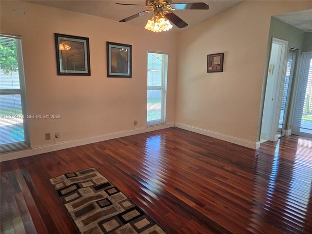 7921 NW 4th St, Plantation, FL 33324