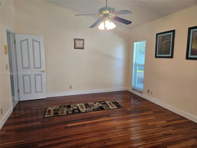 7921 NW 4th St, Plantation, FL 33324