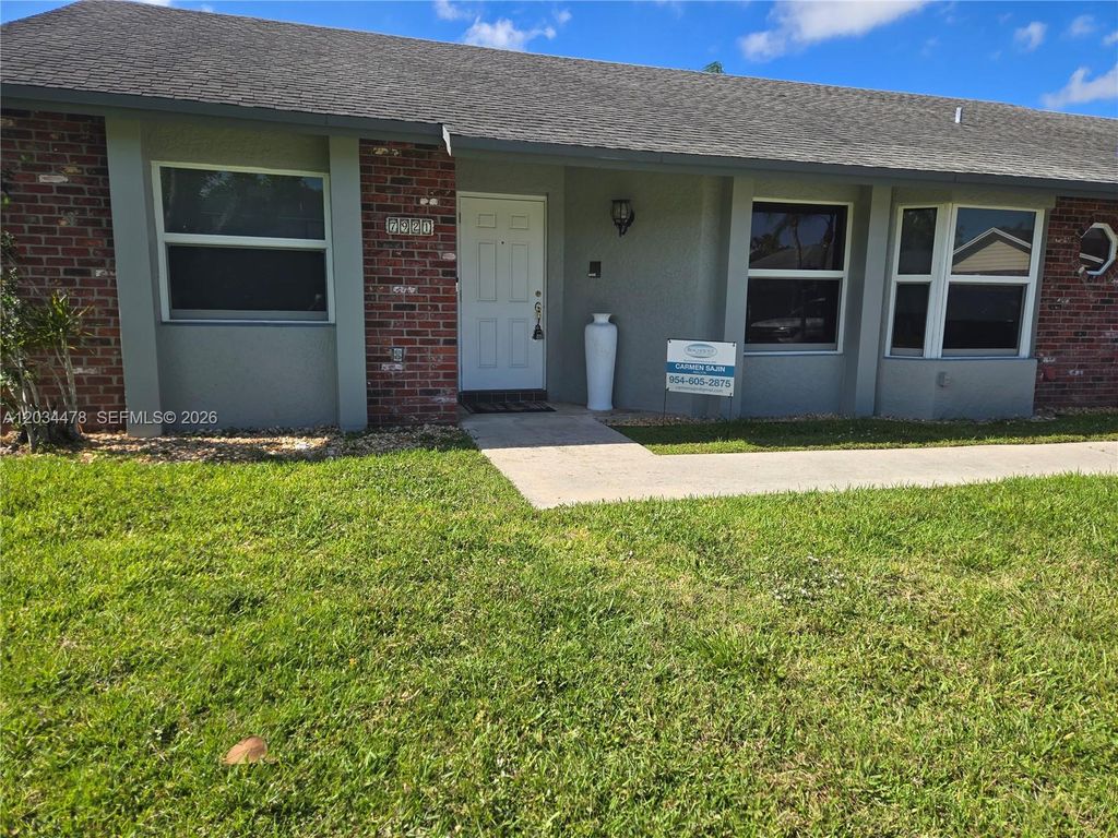 7921 NW 4th St, Plantation, FL 33324