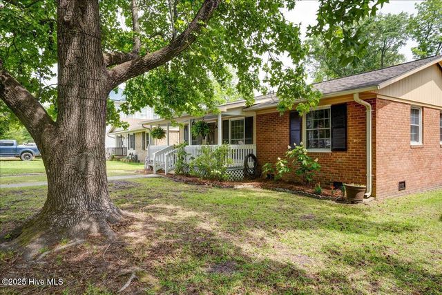 1721 Spencer Avenue, New Bern, NC 28560