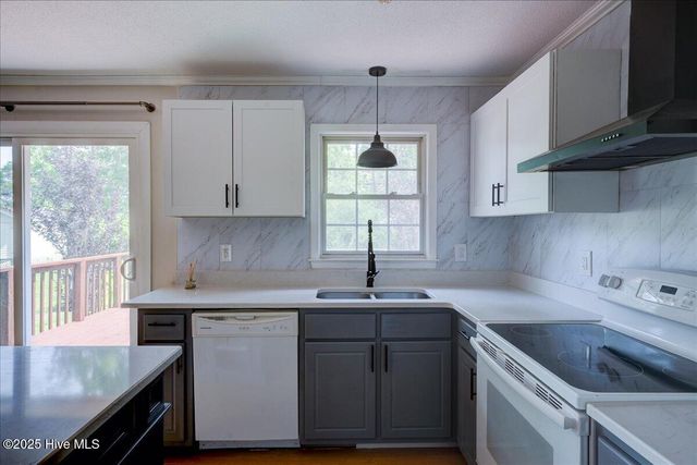 1721 Spencer Avenue, New Bern, NC 28560