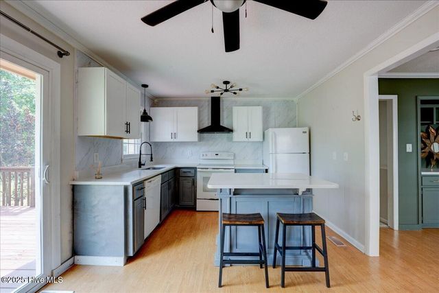 1721 Spencer Avenue, New Bern, NC 28560